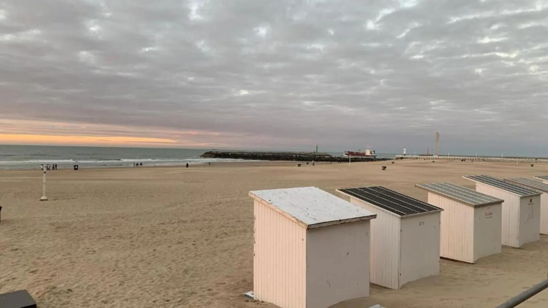 Beautiful Apartment With View Oostende 0*,