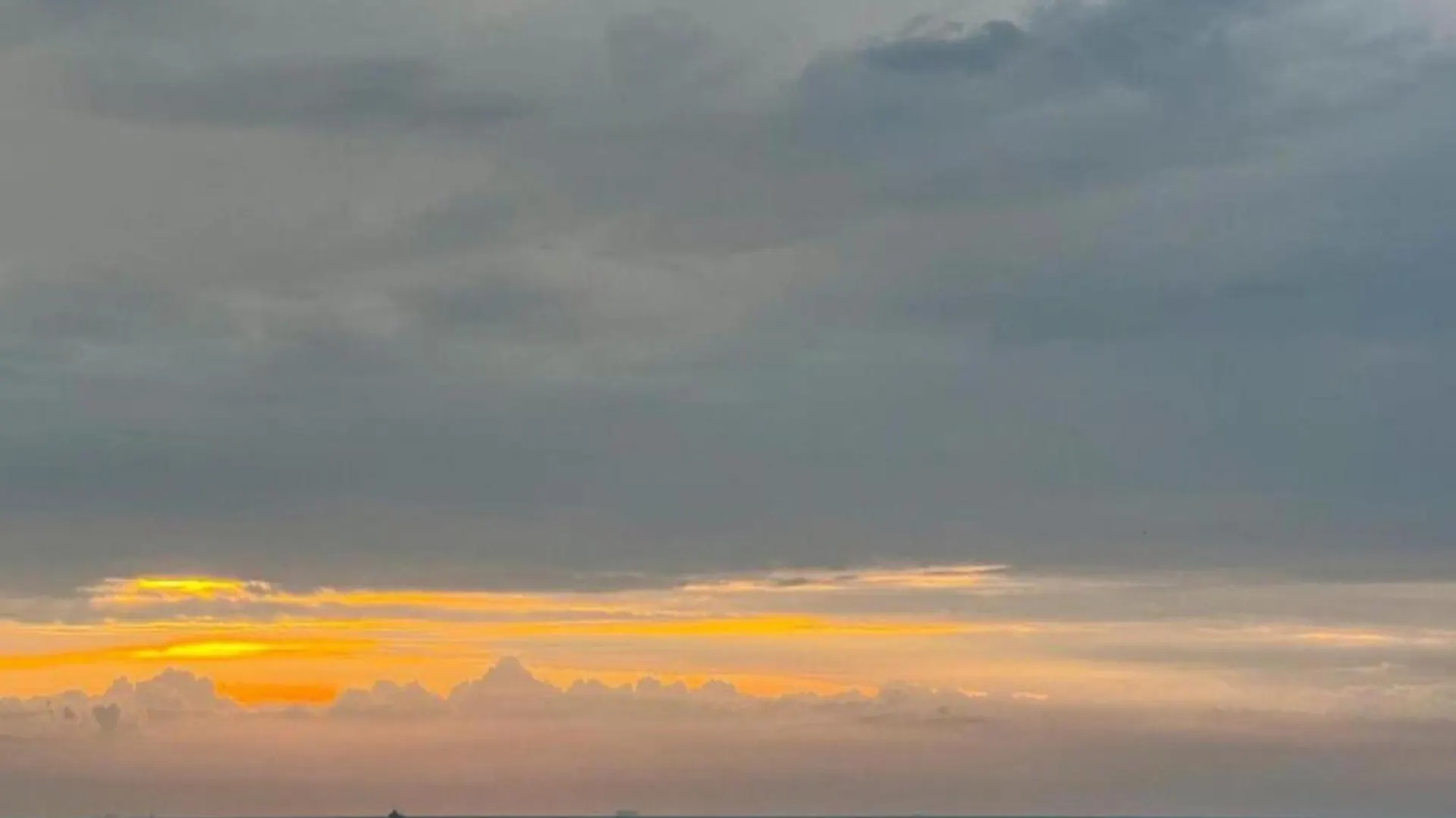 Beautiful Apartment With View Oostende Belçika